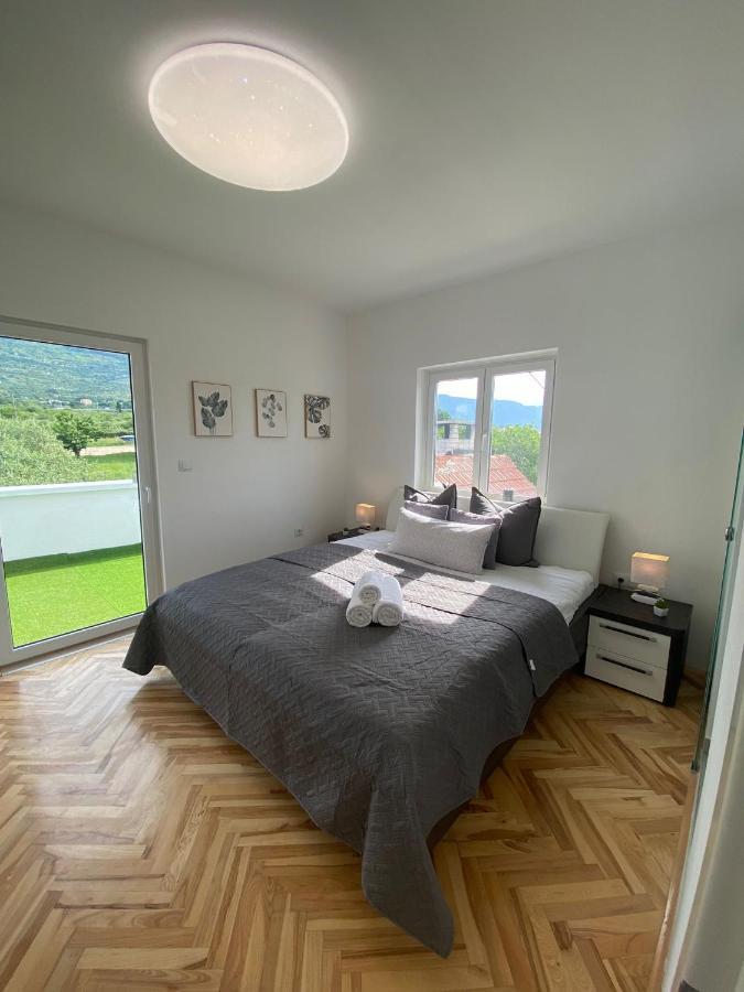 Apartment Milena Kastela Mit Whirlpool Extérieur photo